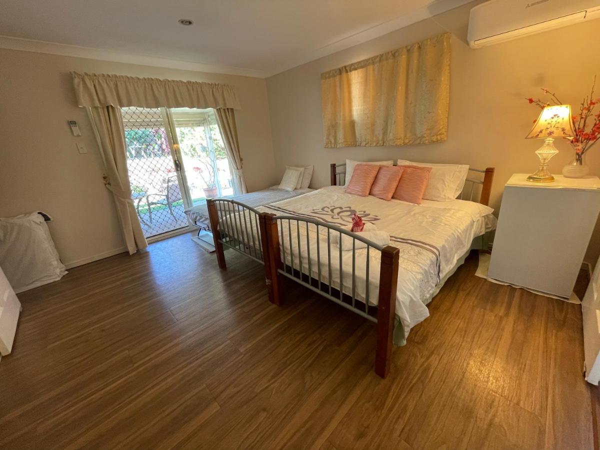 Theme Parks Amituofo Homestay 골드코스트 외부 사진