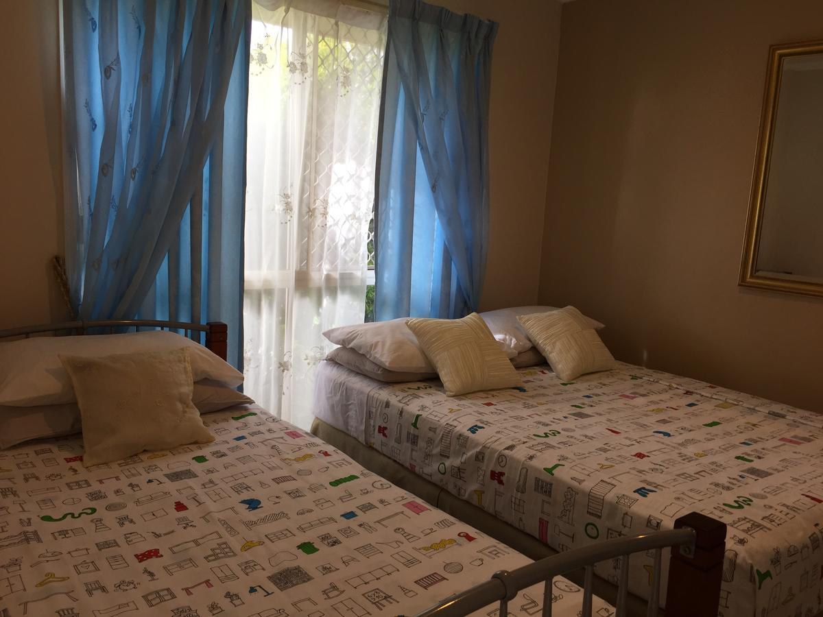 Theme Parks Amituofo Homestay 골드코스트 외부 사진