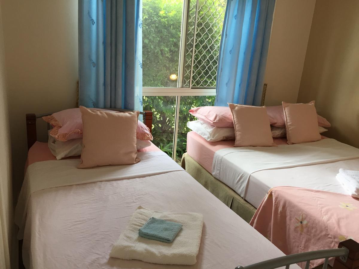 Theme Parks Amituofo Homestay 골드코스트 외부 사진